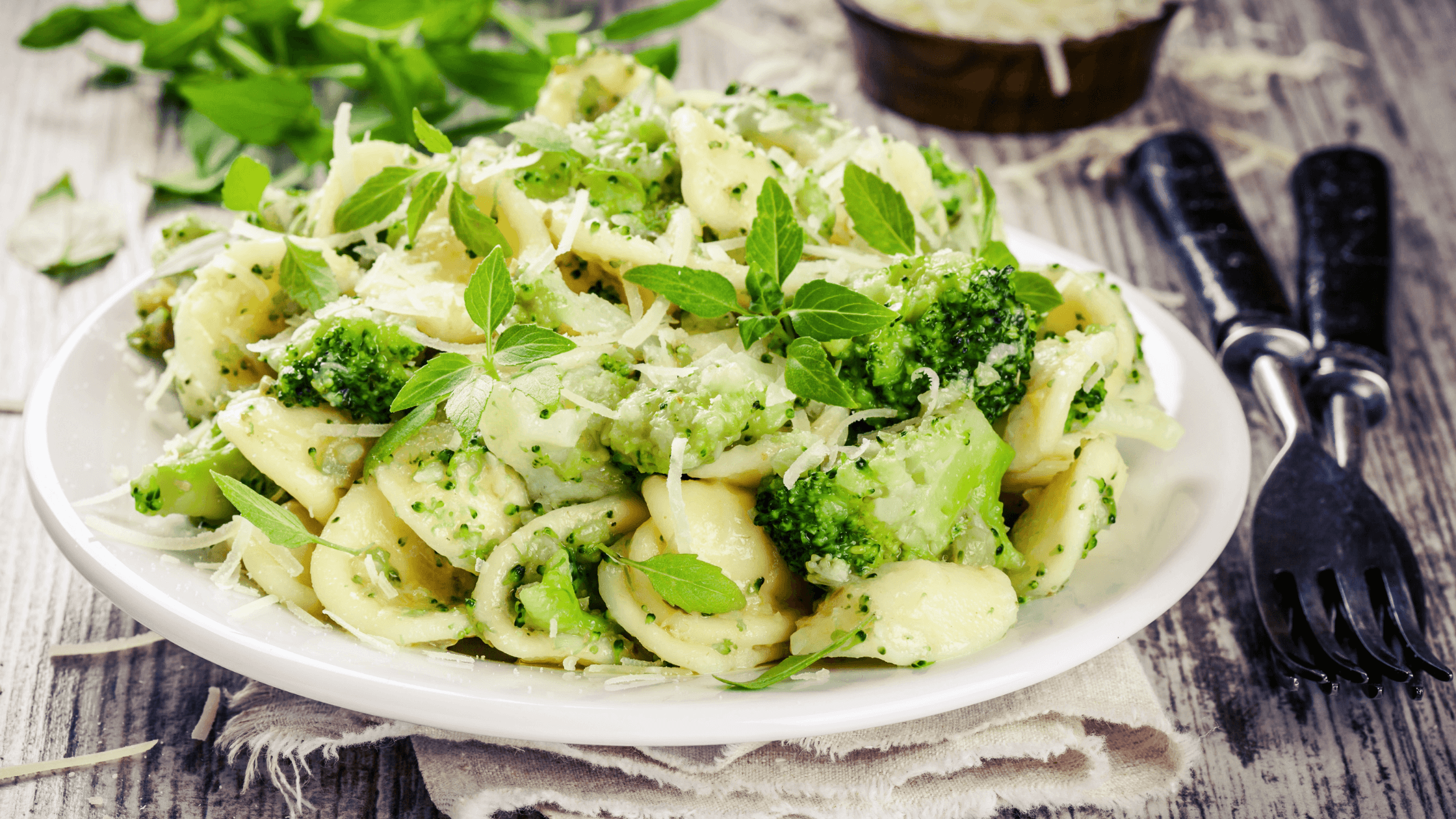 How to Digest Broccoli and Garlic Without Discomfort